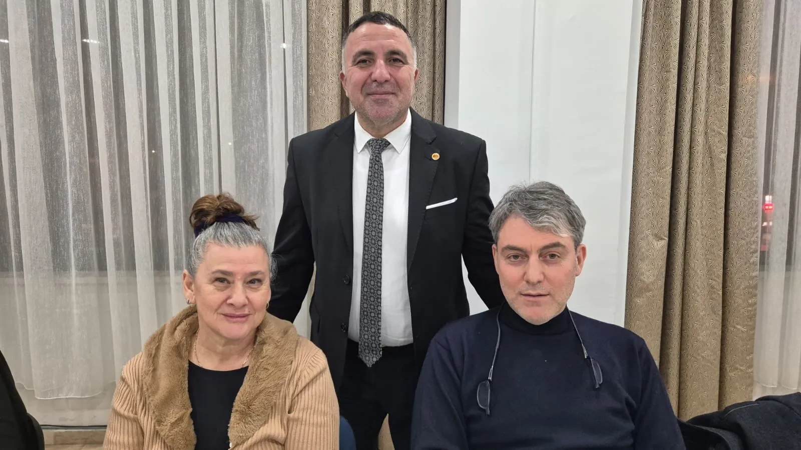 Yalova Gazeteciler Cemiyeti İftar Sofrasında Buluştu: Geleneksel Buluşma Dayanışmayı Güçlendirdi 11 Yalova Gazeteciler Cemiyeti İftar Sofrasında Buluştu: Geleneksel Buluşma Dayanışmayı Güçlendirdi