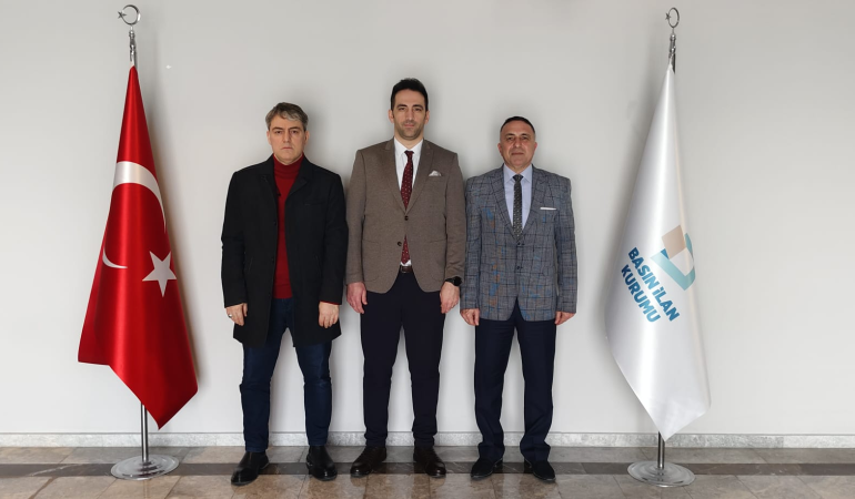 Yalova Gazeteciler Cemiyeti’nden Bursa’da Önemli Temas: Basın İlan Kurumu Yardımı İçin Belgeler Teslim Edildi