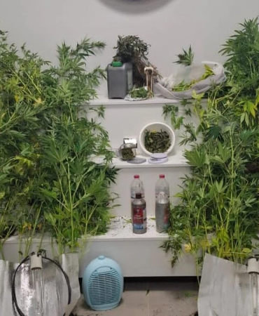 Bursa’da Narkotik Operasyonu: 7 Suçtan Aranan Hükümlü Yakalandı, Uyuşturucu Düzeneği Ele Geçirildi