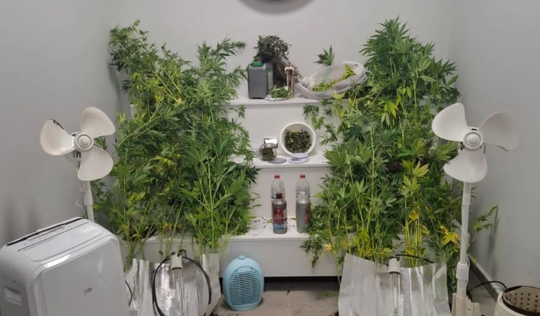 Bursa’da Narkotik Operasyonu: 7 Suçtan Aranan Hükümlü Yakalandı, Uyuşturucu Düzeneği Ele Geçirildi