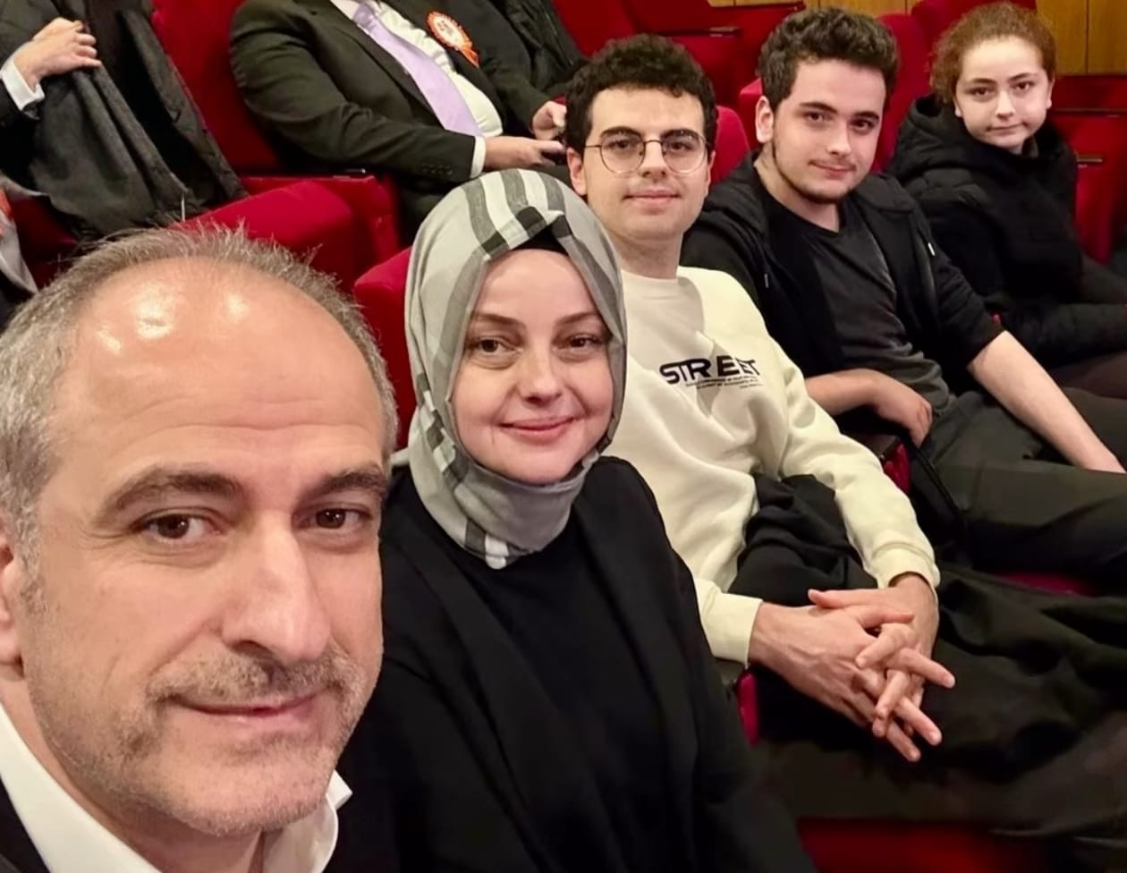 Uzm. Dr. Murat Fazlıoğlu’na 25. Hizmet Yılı Plaketi 7 Uzm. Dr. Murat Fazlıoğlu’na 25. Hizmet Yılı Plaketi