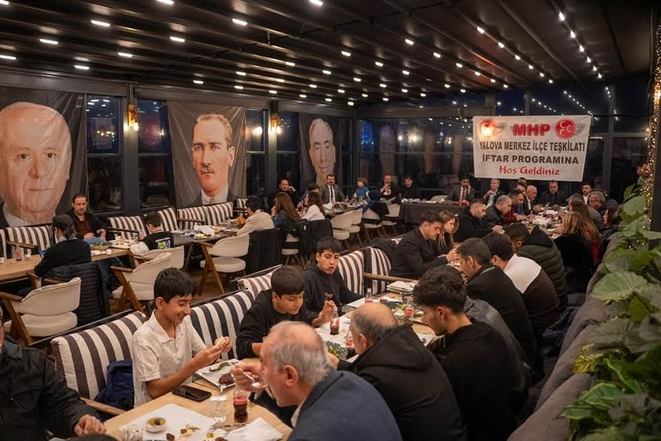 MHP Yalova Teşkilatından “Milli Birlik ve Kardeşlik Sofrası” İftar Programı 5 MHP Yalova Teşkilatından “Milli Birlik ve Kardeşlik Sofrası” İftar Programı