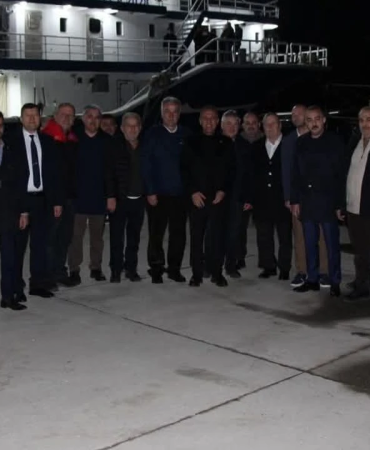 Yalova Valisi Ahmet Hamdi Usta Balıkçılarla Aynı Sofrada Buluştu: Kapaklı’da Anlamlı İftar Programı