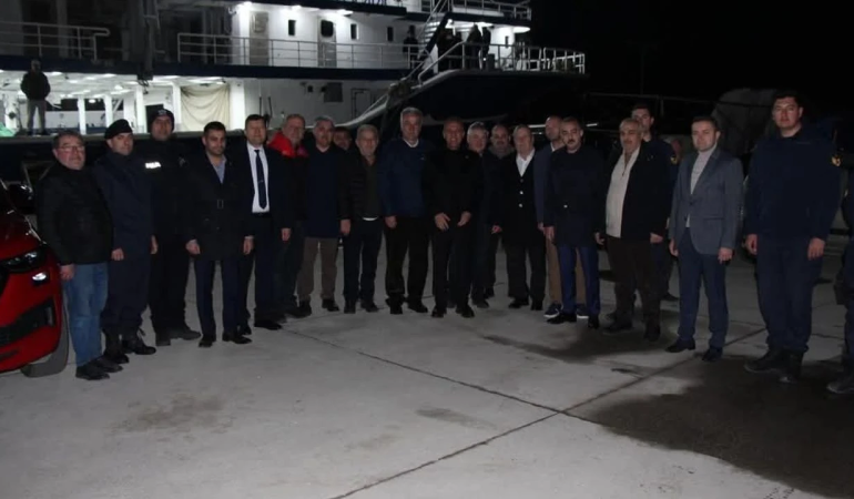 Yalova Valisi Ahmet Hamdi Usta Balıkçılarla Aynı Sofrada Buluştu: Kapaklı’da Anlamlı İftar Programı