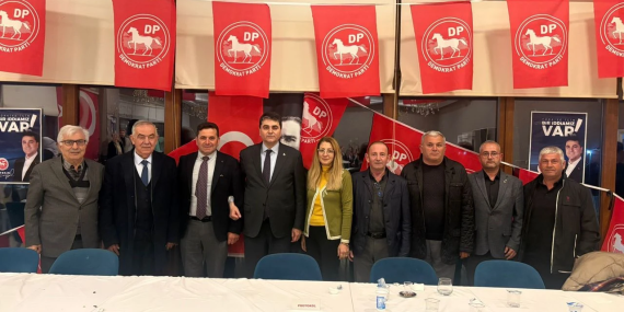 Demokrat Parti Bursa’da Güç Gösterisi: Gültekin Uysal’dan İktidara Sert Eleştiriler