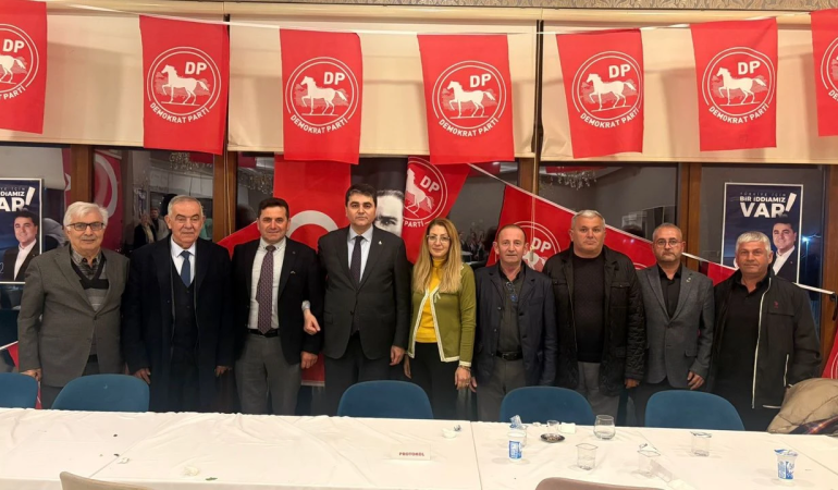 Demokrat Parti Bursa’da Güç Gösterisi: Gültekin Uysal’dan İktidara Sert Eleştiriler