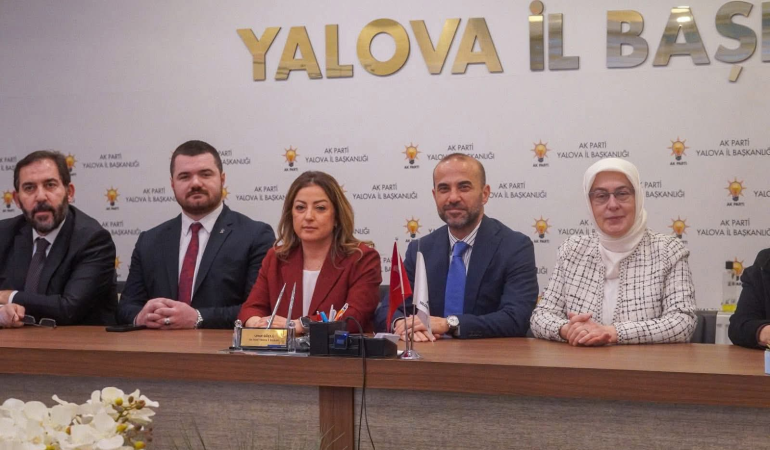 Yalova’da Bayramlaşma Programına Yoğun Katılım: Meliha Akyol’dan Birlik Mesajı