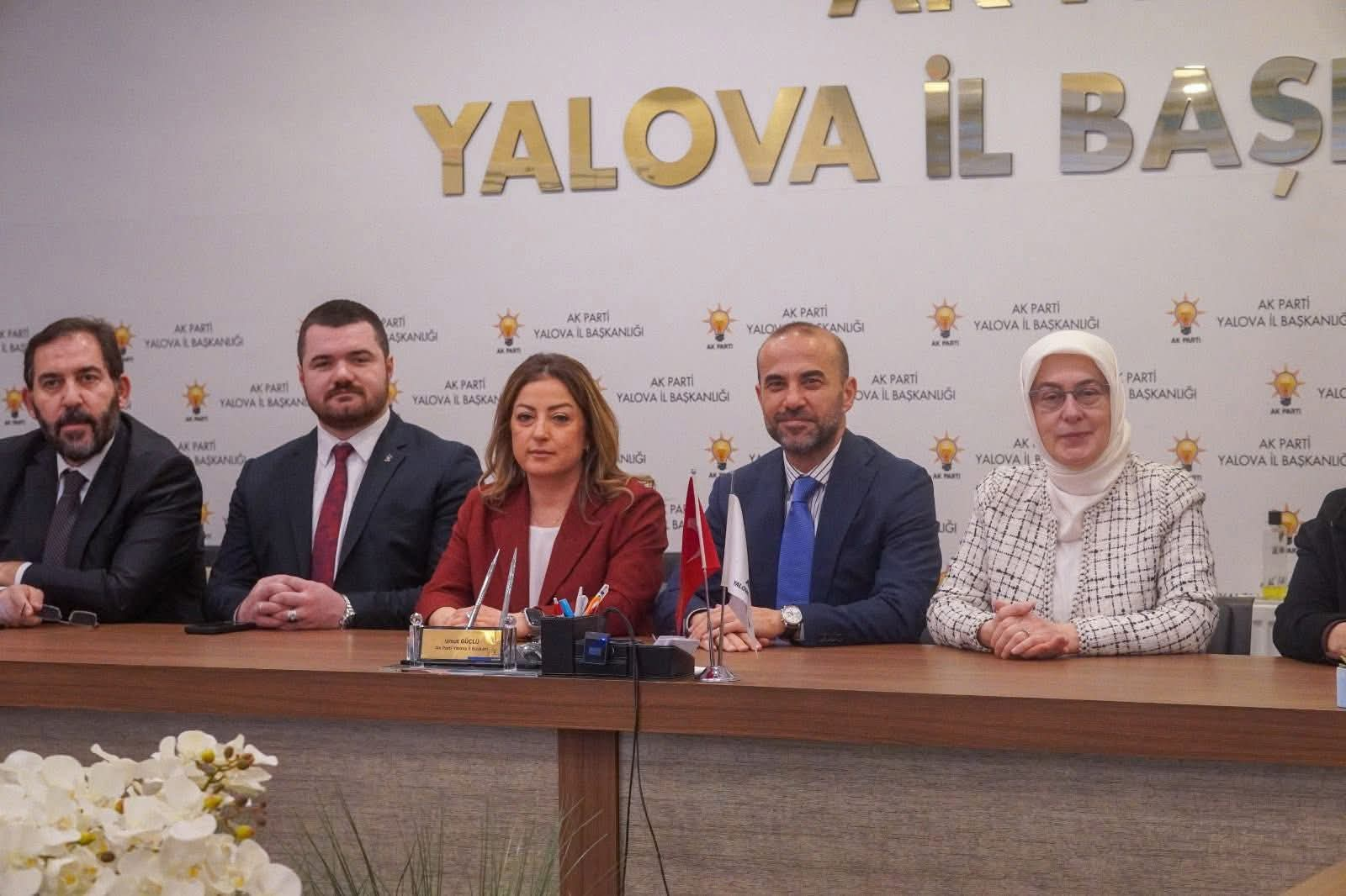 Yalova’da Bayramlaşma Programına Yoğun Katılım: Meliha Akyol’dan Birlik Mesajı