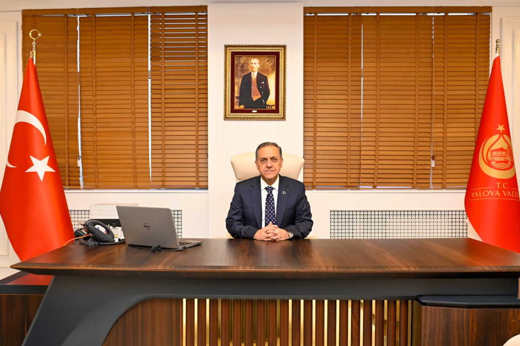 Yalova Valisi Dr. Ahmet Hamdi Usta'nın Ramazan Bayramı Tebrik Mesajı;