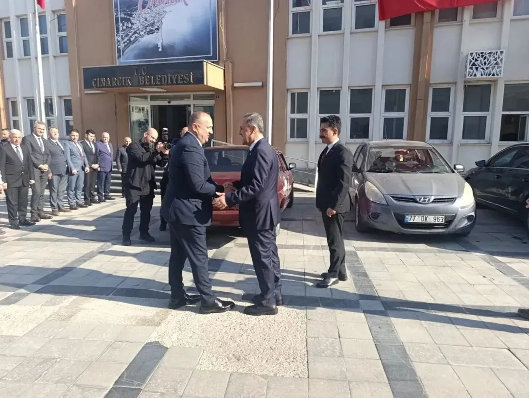 Yalova Valisi Ahmet Hamdi Usta’dan Çınarcık Belediyesi’ne Ziyaret