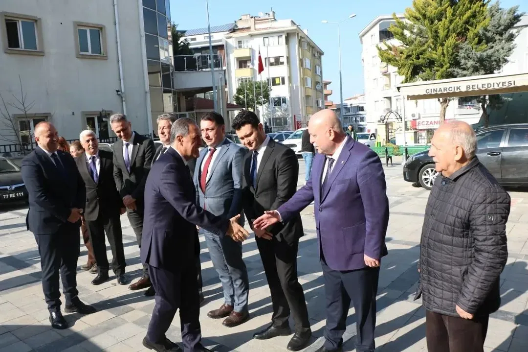 Yalova Valisi Ahmet Hamdi Usta’dan Çınarcık Belediyesi’ne Ziyaret