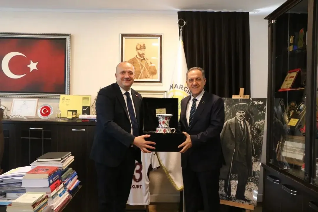 Yalova Valisi Ahmet Hamdi Usta’dan Çınarcık Belediyesi’ne Ziyaret