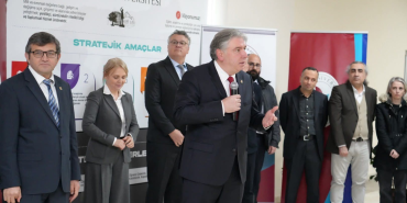 Yalova Üniversitesi’nde Bayramlaşma Programı: Rektör Bahçekapılı Personelle Buluştu