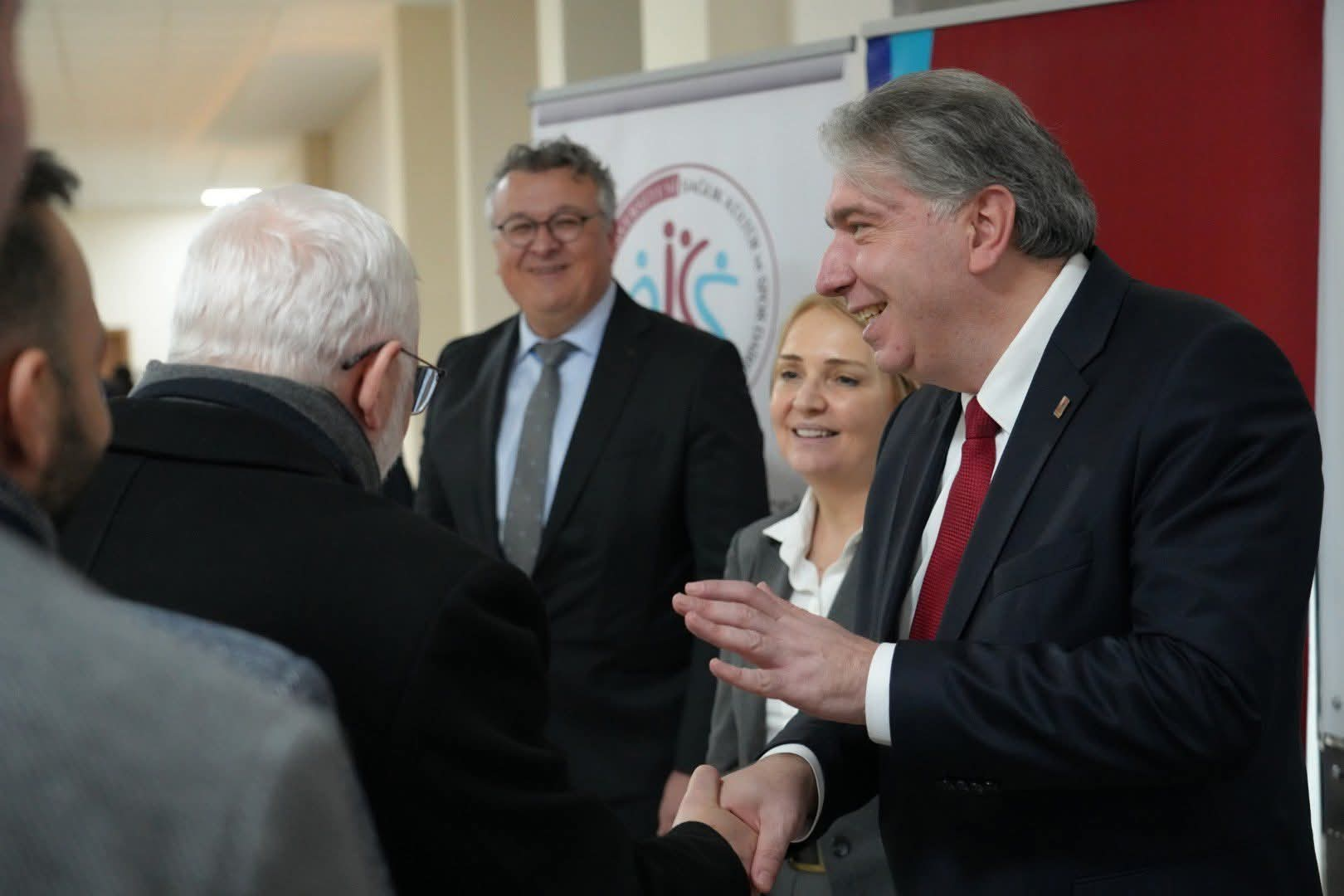 Yalova Üniversitesi’nde Bayramlaşma Programı: Rektör Bahçekapılı Personelle Buluştu