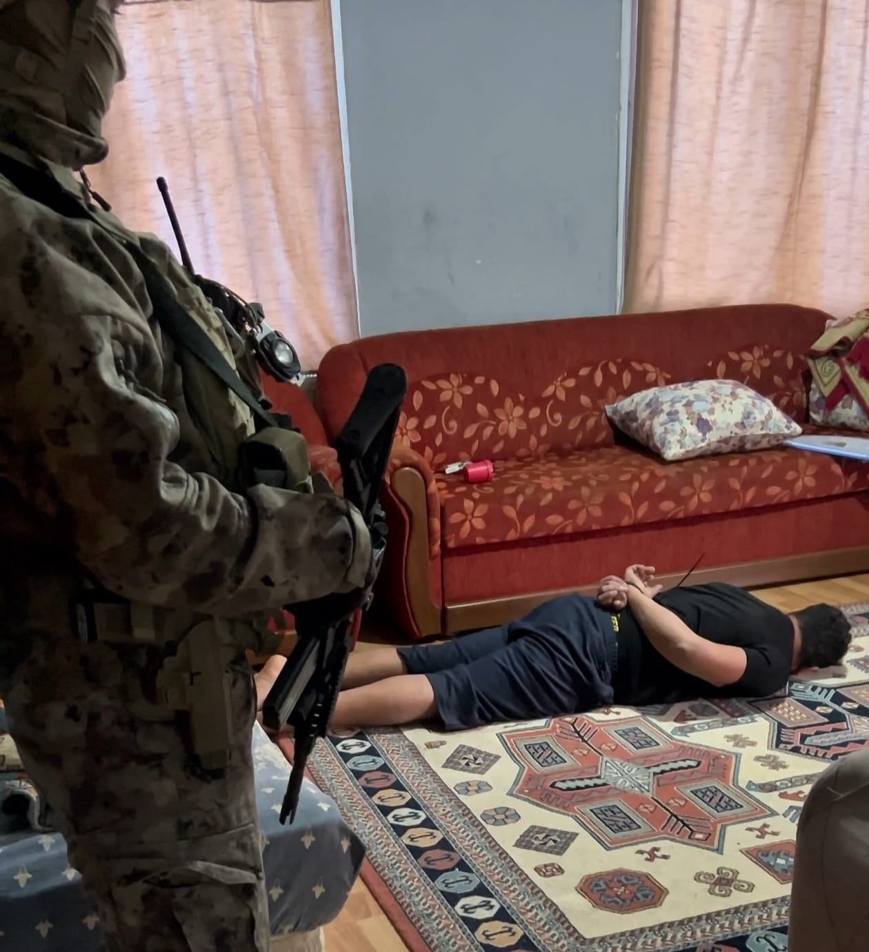 Yalova’da DEAŞ Operasyonu: 4 Şüpheli Yakalandı, 1 Kişi Tutuklandı