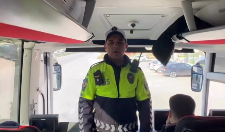Yalova’da Bayram Öncesi Trafik Seferberliği: Otobüs Yolcularına Emniyet Kemeri Uyarısı