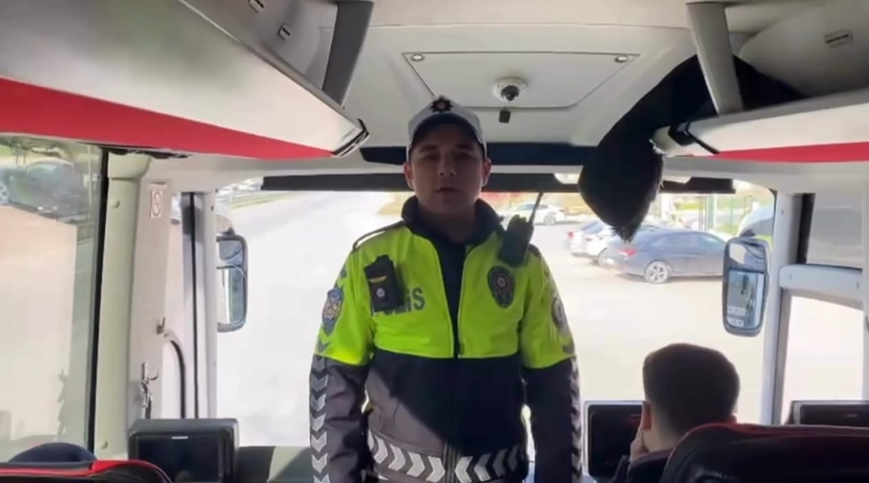 Yalova’da Bayram Öncesi Trafik Seferberliği: Otobüs Yolcularına Emniyet Kemeri Uyarısı