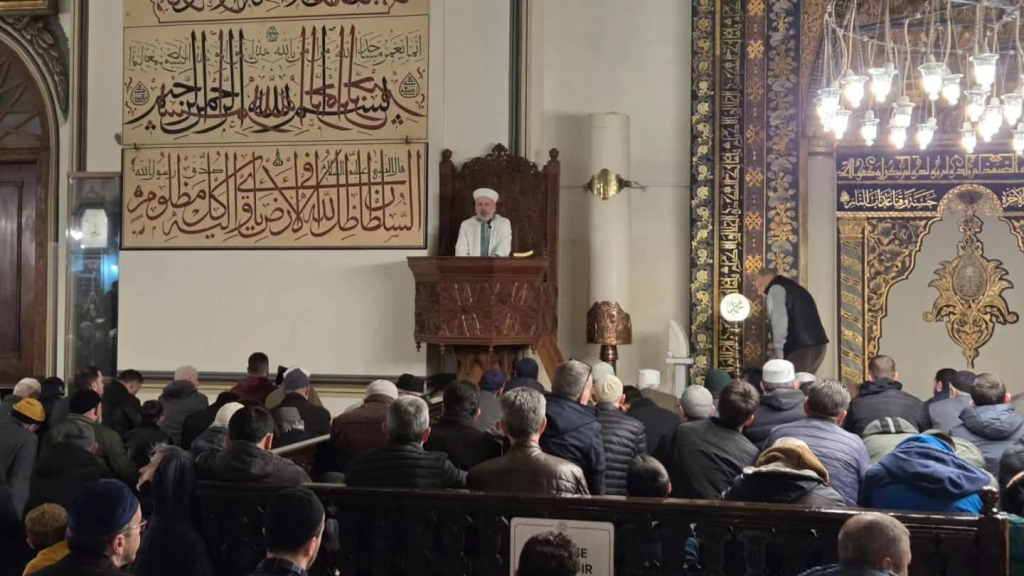 Bursa’da Teravih Öncesi Vaaz Programları Yoğun İlgi Gördü
