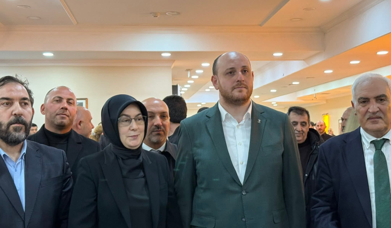 AK Parti Yalova Teşkilatı Bayram Coşkusunu İl Genelinde Paylaştı