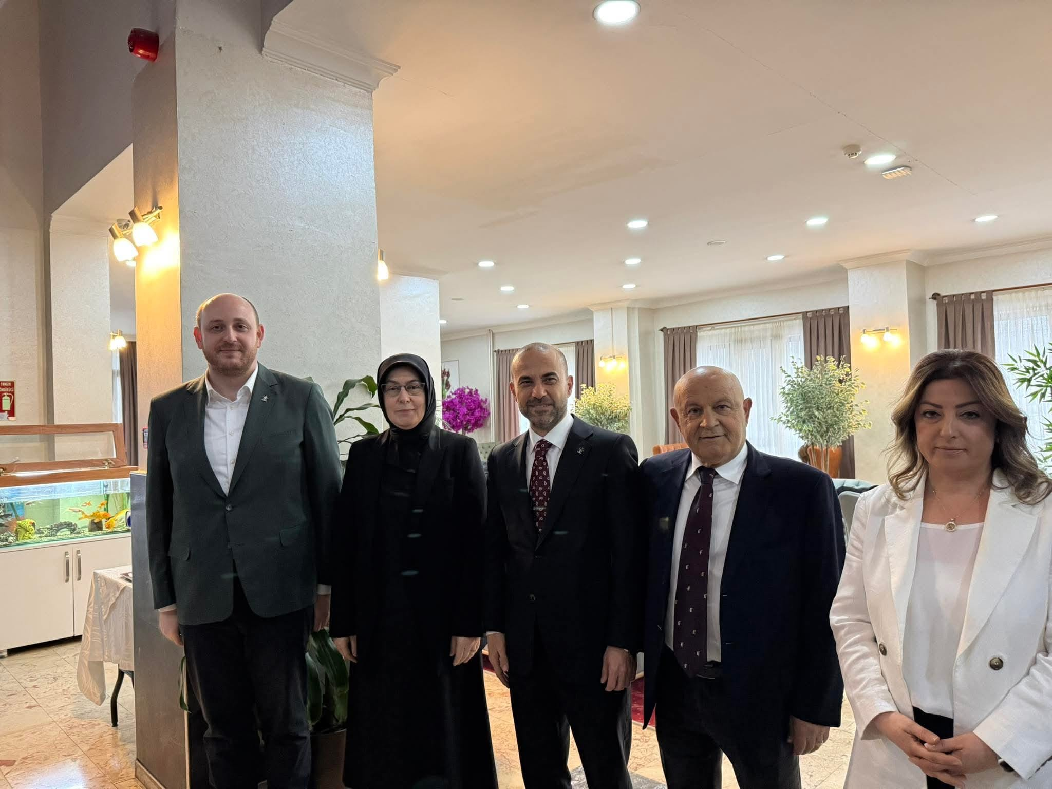 AK Parti Yalova Teşkilatı Bayram Coşkusunu İl Genelinde Paylaştı 6 AK Parti Yalova Teşkilatı Bayram Coşkusunu İl Genelinde Paylaştı