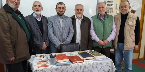 Teravih Namazlarında Bir İlk: 60 Yaş Ortalamalı İlahi Grubu Camilerde Gönülleri Mest Etti