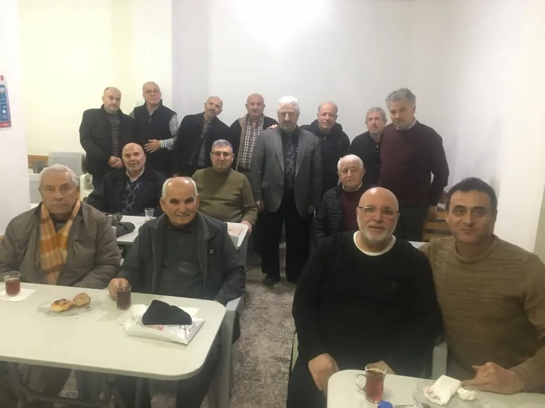 Teravih Namazlarında Bir İlk: 60 Yaş Ortalamalı İlahi Grubu Camilerde Gönülleri Mest Etti