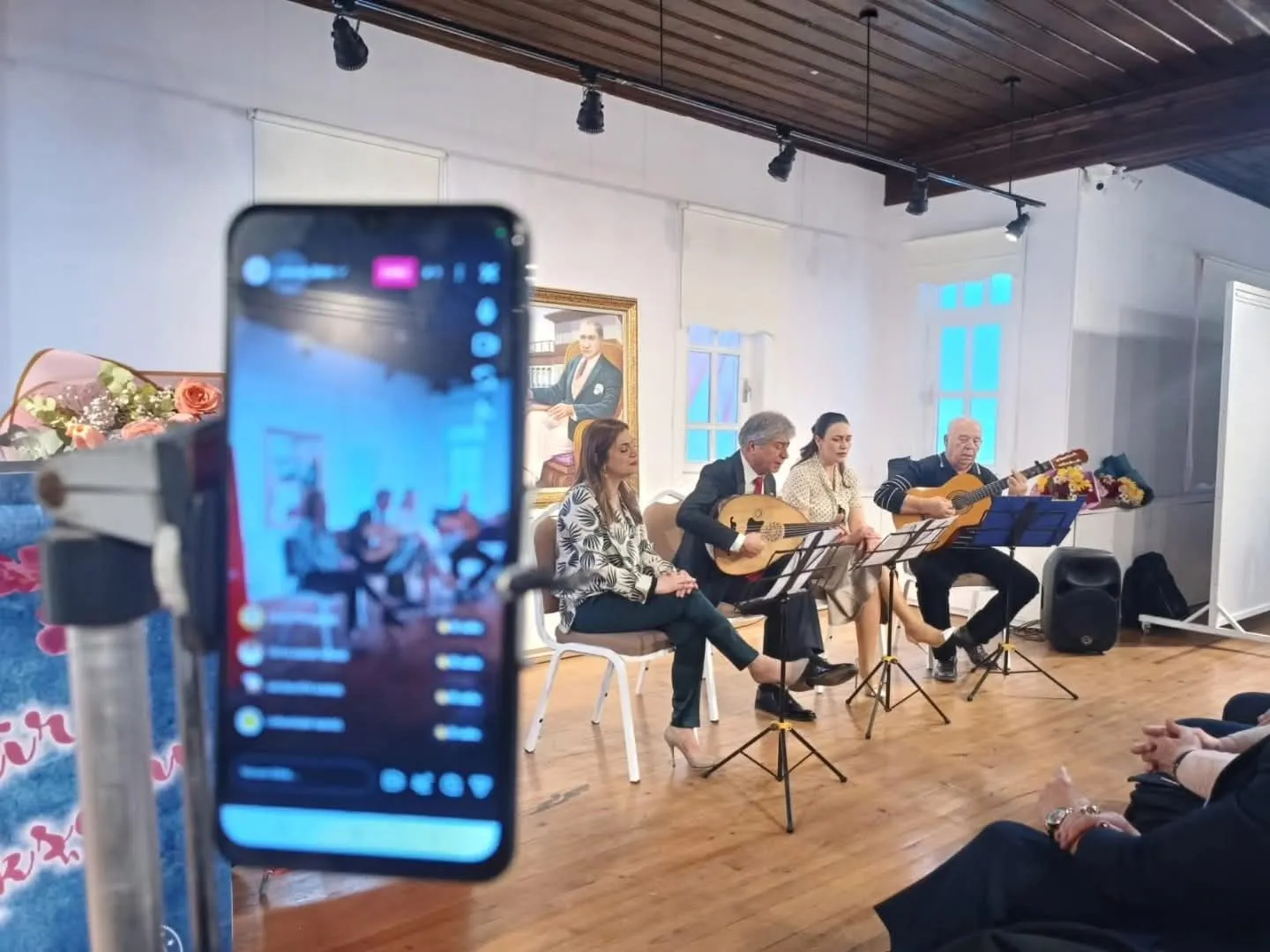 Yalova’da “Kadın ve Bahar Temalı Şiirler” Programı Sanatseverleri Buluşturdu