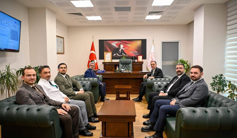 Yalova Valisi Dr. Ahmet Hamdi Usta’dan Hastane Ziyareti: Geriatri Polikliniği ve Nükleer Tıp Hizmeti Müjdesi