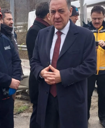 BURSA YOLU PAŞAKENT MEVKİİNDE FECİ KAZA: 1 ÖLÜ, 21 YARALI