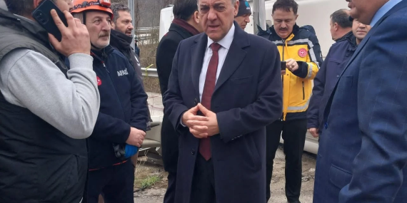 BURSA YOLU PAŞAKENT MEVKİİNDE FECİ KAZA: 1 ÖLÜ, 21 YARALI