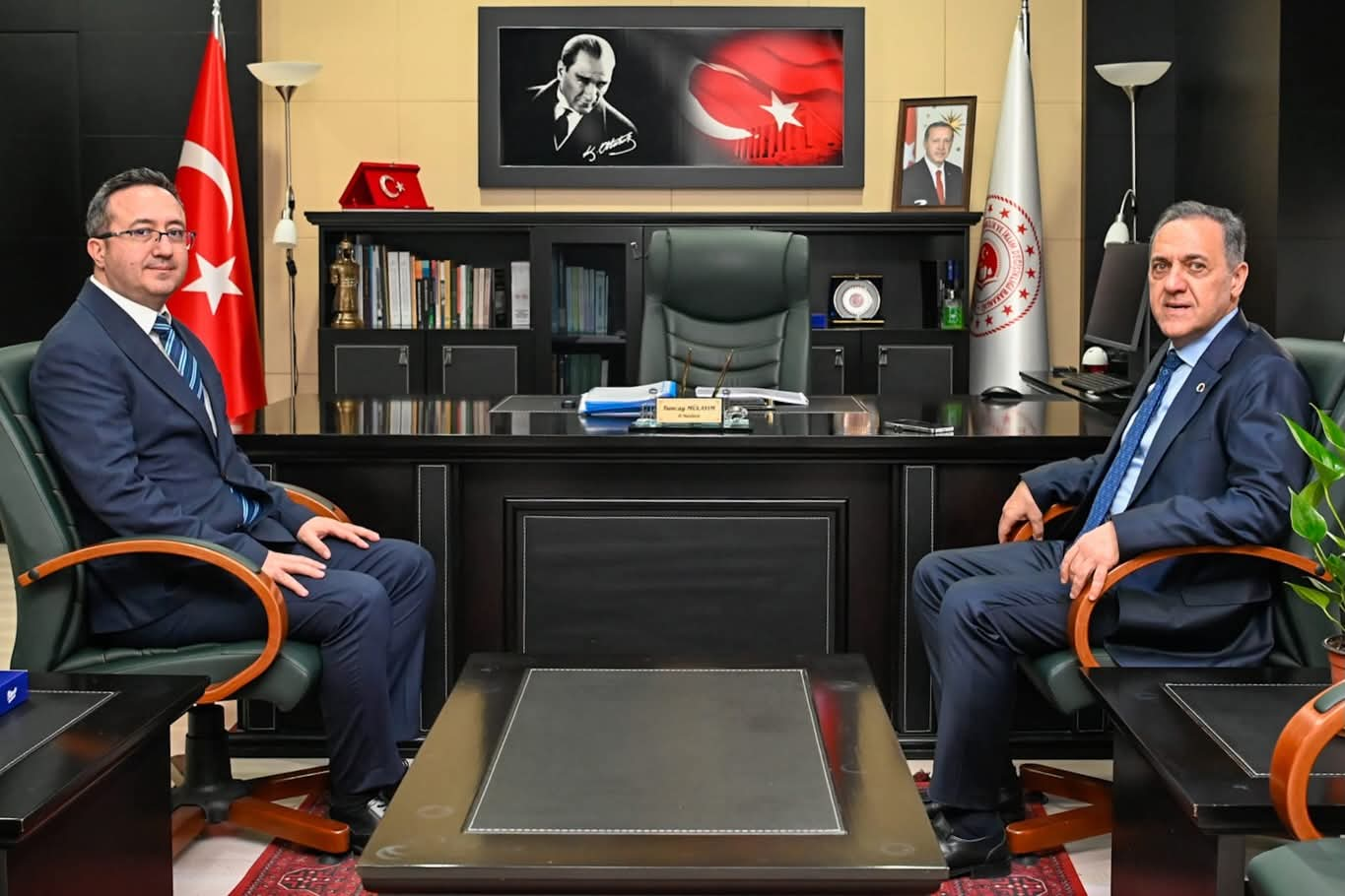 Vali Usta’dan İl Müdürlüğüne Ziyaret ve Brifing Toplantısı 1 Vali Usta’dan İl Müdürlüğüne Ziyaret ve Brifing Toplantısı