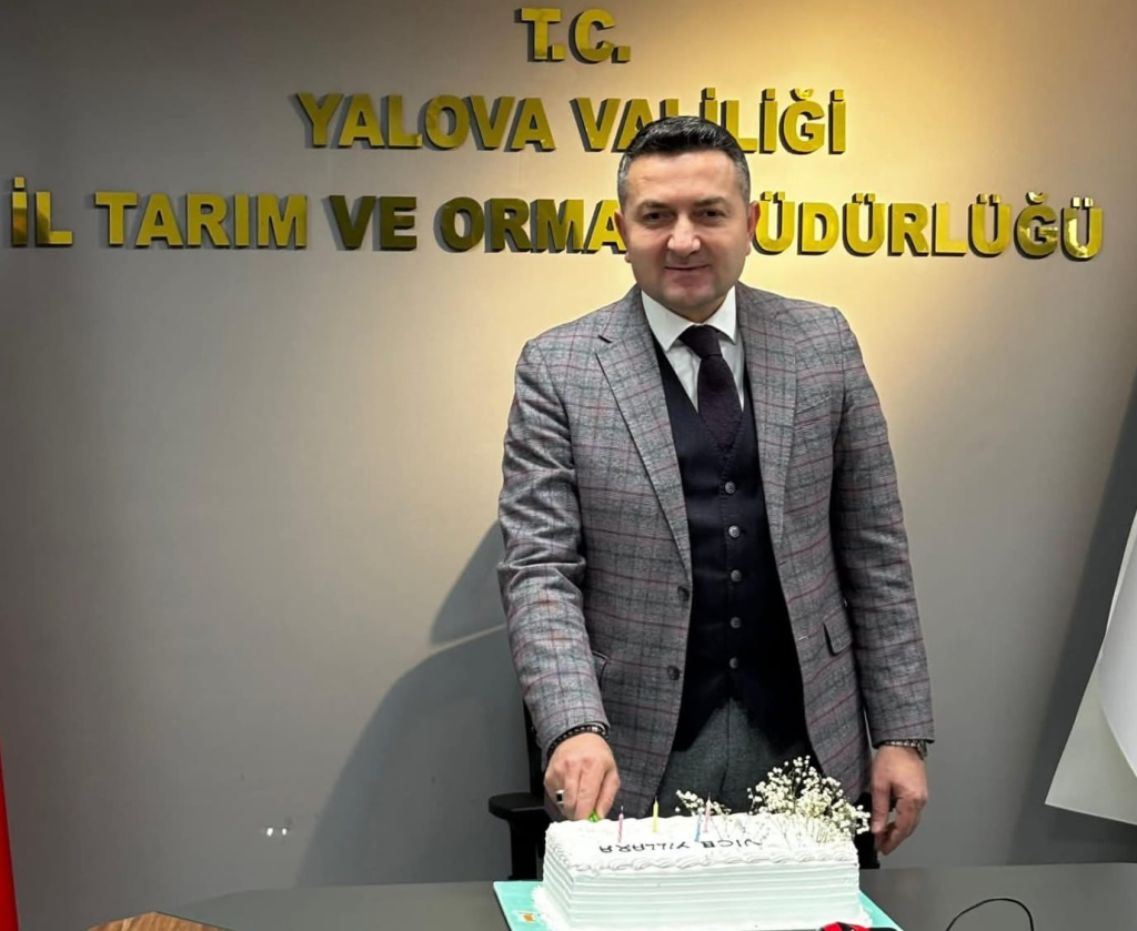 Mustafa İlmeç'e Sürpriz Yaş Günü Kutlaması;