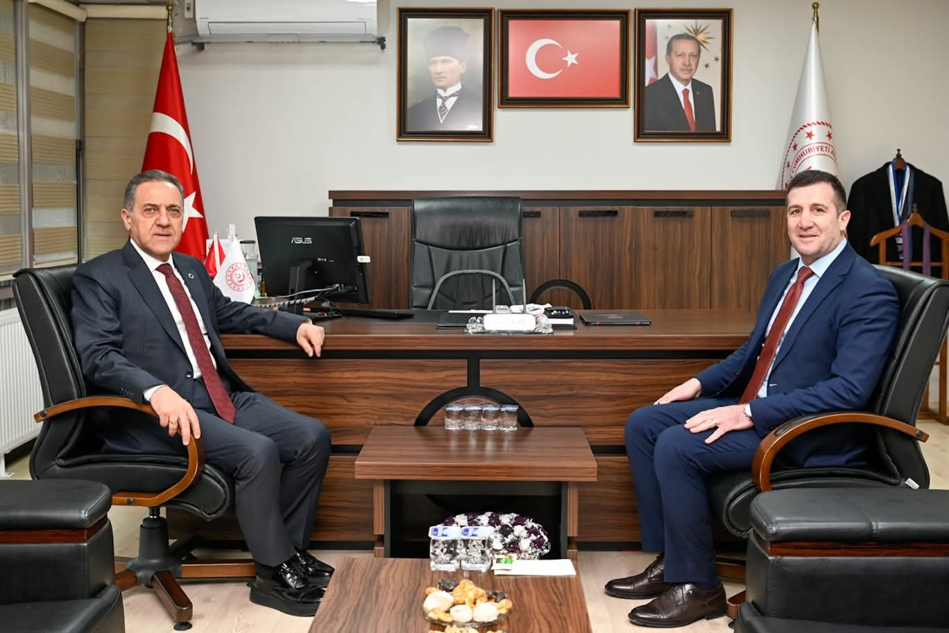 Yalova’da Sosyal Hizmetler Masaya Yatırıldı: Vali Usta’dan Kapsamlı Değerlendirme 5 Yalova’da Sosyal Hizmetler Masaya Yatırıldı: Vali Usta’dan Kapsamlı Değerlendirme