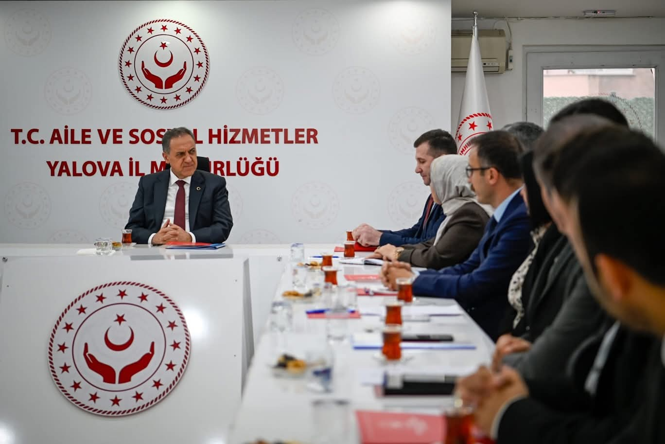 Yalova’da Sosyal Hizmetler Masaya Yatırıldı: Vali Usta’dan Kapsamlı Değerlendirme 6 Yalova’da Sosyal Hizmetler Masaya Yatırıldı: Vali Usta’dan Kapsamlı Değerlendirme