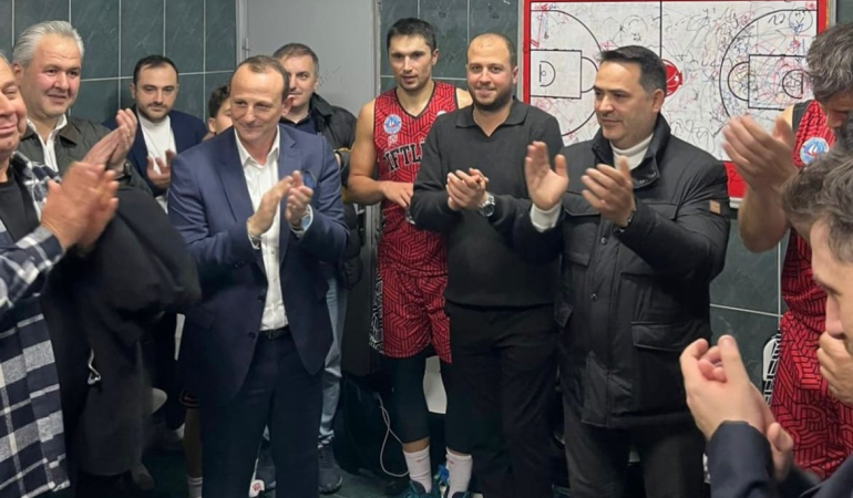 ÇİFTLİKKÖY BELEDİYE PLAY-OFF’A TEŞVİKİYE GALİBİYETİYLE BAŞLADI 80-71