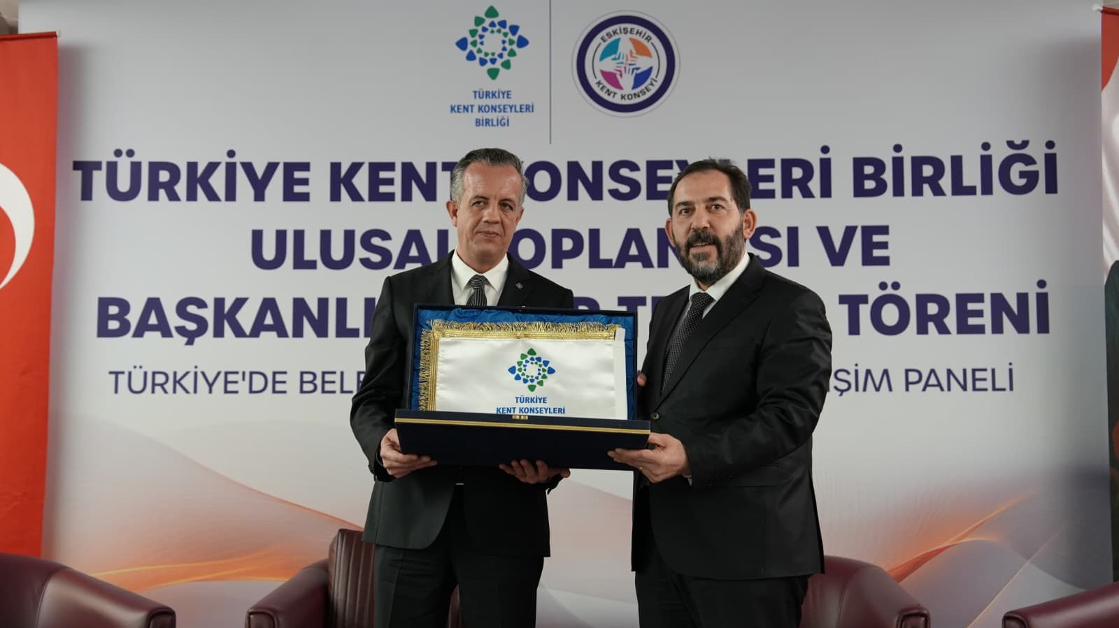 Türkiye Kent Konseyleri Birliği’nde Bayrak Değişimi: Yeni Dönem Başkanı Ahmet Kapanoğlu Oldu