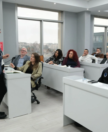 ÇİFTLİKKÖY’DE BELEDİYE PERSONELİ İHALE EĞİTİMİ ALDI