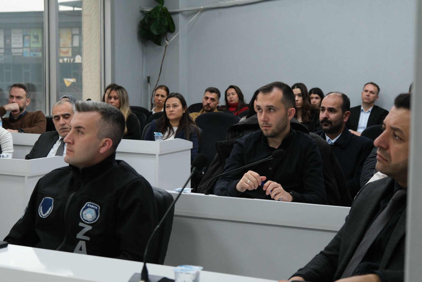 ÇİFTLİKKÖY’DE BELEDİYE PERSONELİ İHALE EĞİTİMİ ALDI