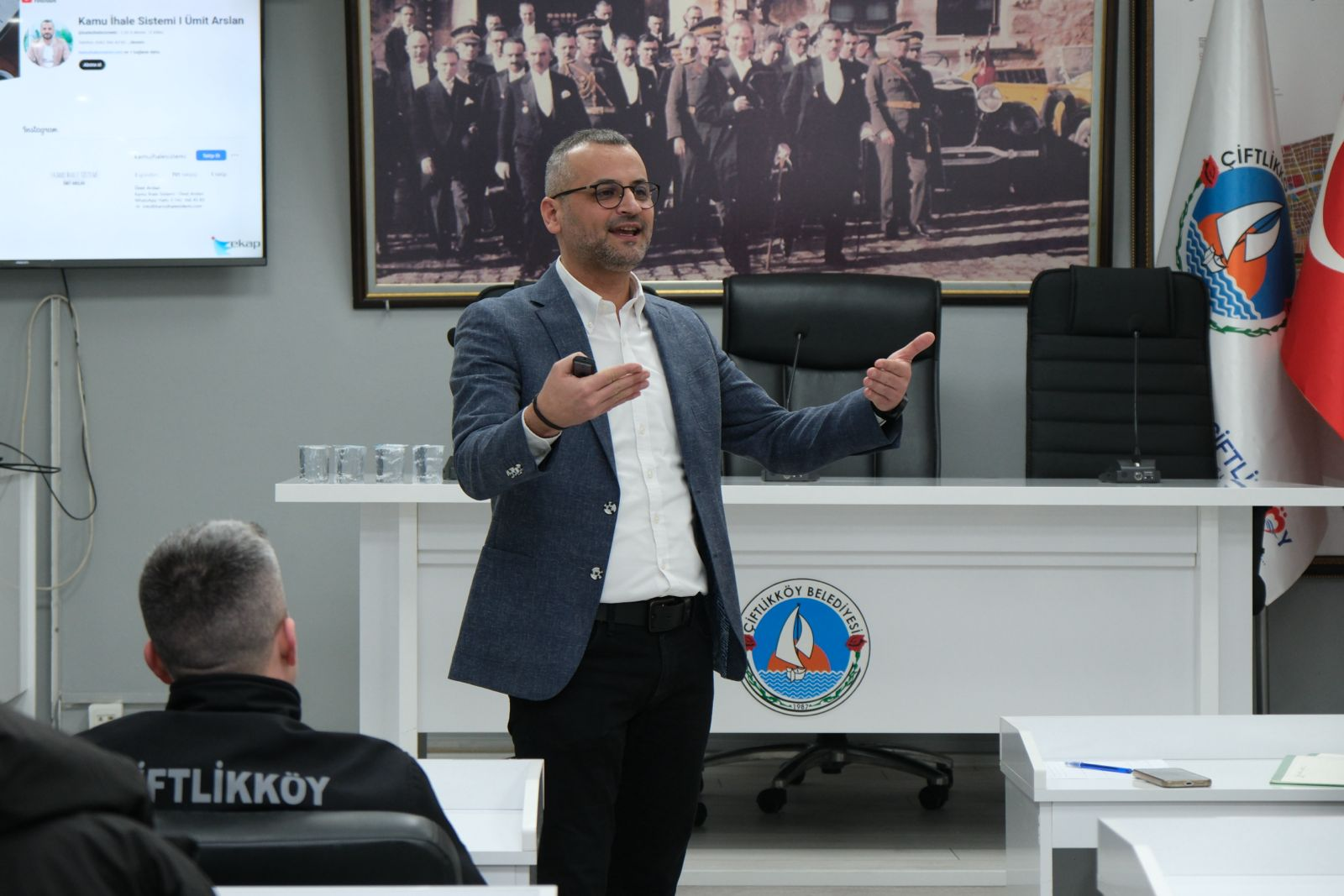 ÇİFTLİKKÖY’DE BELEDİYE PERSONELİ İHALE EĞİTİMİ ALDI