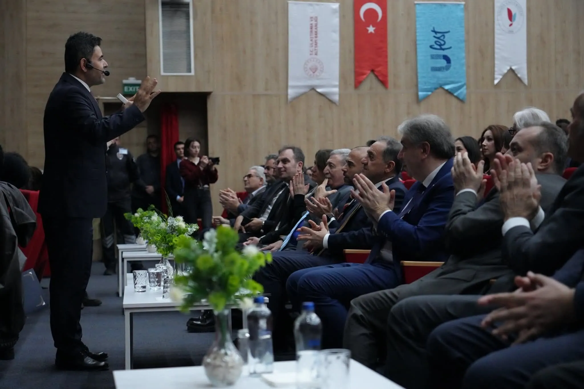 U-FEST Heyecanı Üniversitede Yoğun Katılımla Yaşandı 4 U-FEST Heyecanı Üniversitede Yoğun Katılımla Yaşandı