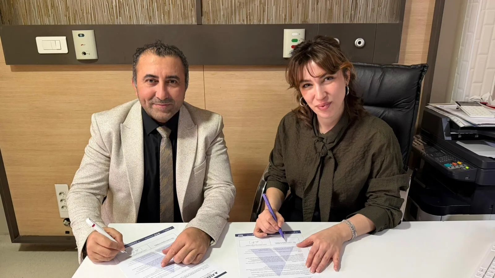 Gemlik Gazeteciler Cemiyeti ile Özel Atakent Tıp Merkezi Arasında Sağlıkta İndirim Protokolü İmzalandı 4 Gemlik Gazeteciler Cemiyeti ile Özel Atakent Tıp Merkezi Arasında Sağlıkta İndirim Protokolü İmzalandı