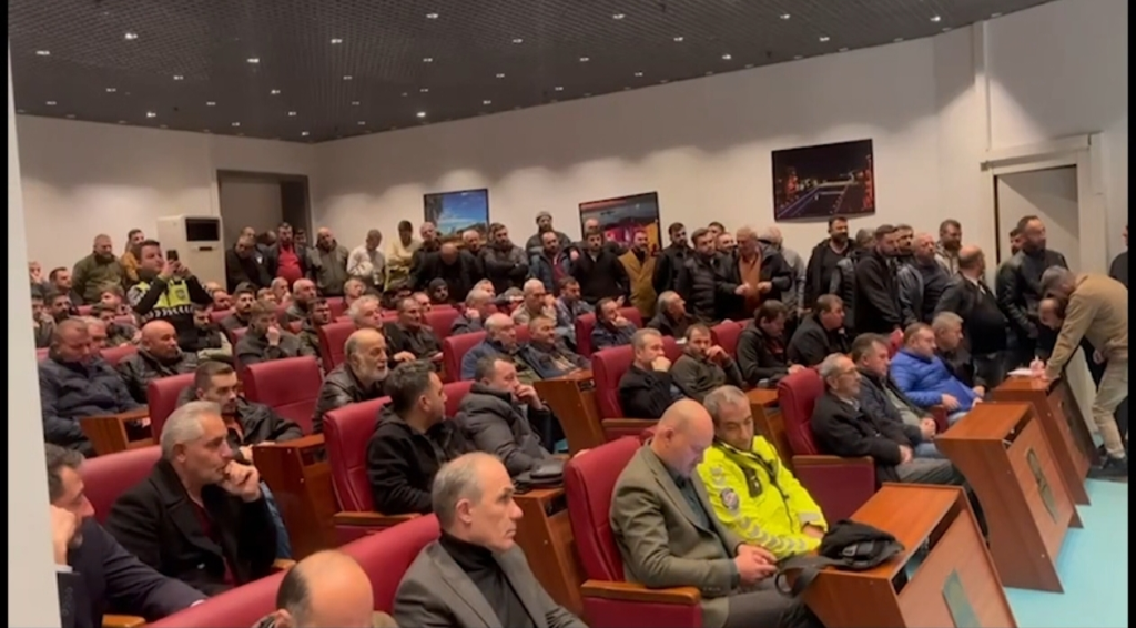 Toplu Taşıma Sürücülerine Trafik Eğitimi Verildi