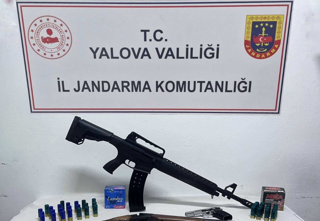 Altınova’da Silah ve Tarihi Eser Operasyonu: Çok Sayıda Silah Ele Geçirildi