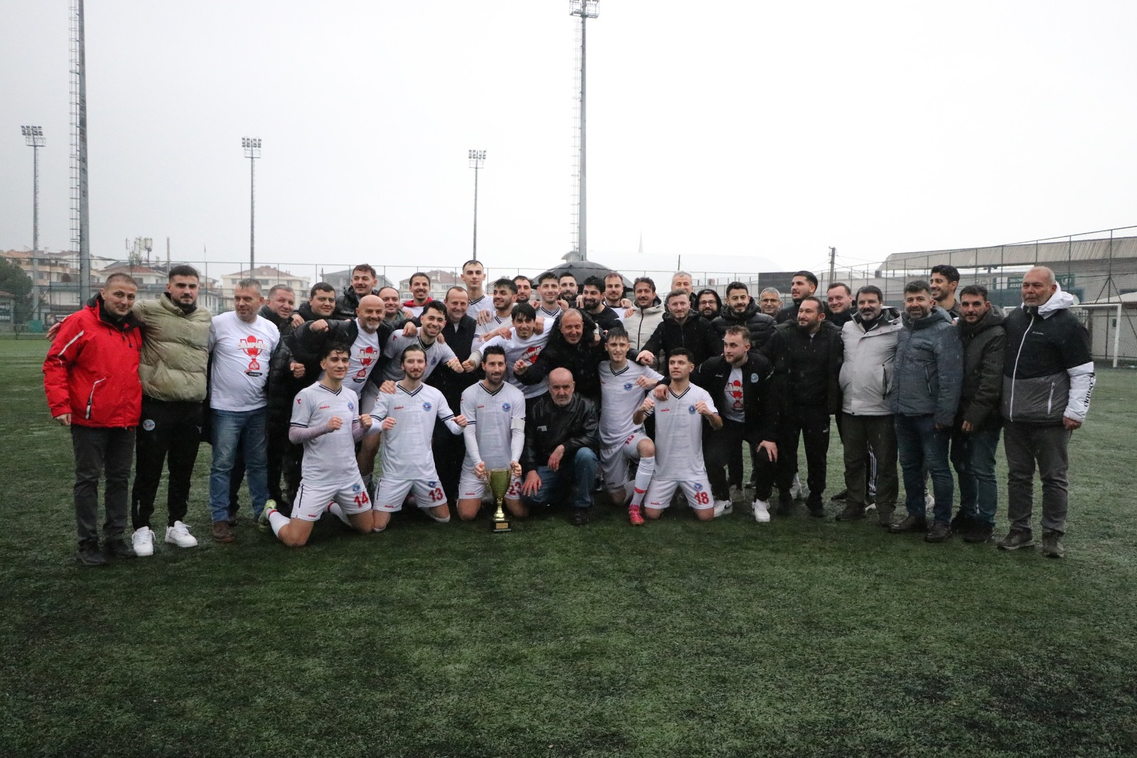 ŞAMPİYON ÇİFTLİKKÖY KUPASINA KAVUŞTU