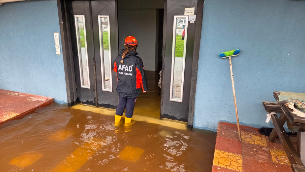 Yalova’da Yoğun Yağışlar Hayatı Olumsuz Etkiledi