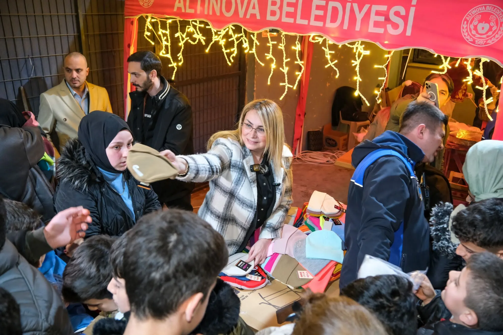 Altınova’da Gönül Sofrası: 3 Bin Kişi Aynı İftarda Buluştu