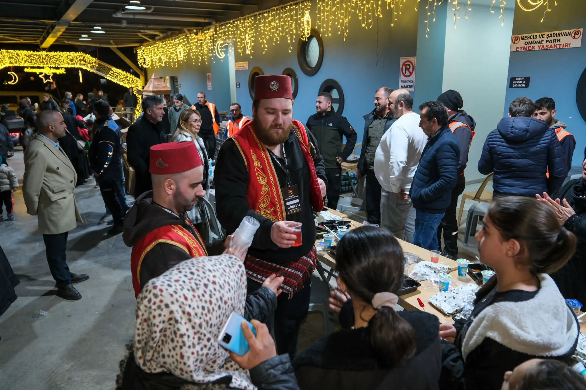 Altınova’da Gönül Sofrası: 3 Bin Kişi Aynı İftarda Buluştu