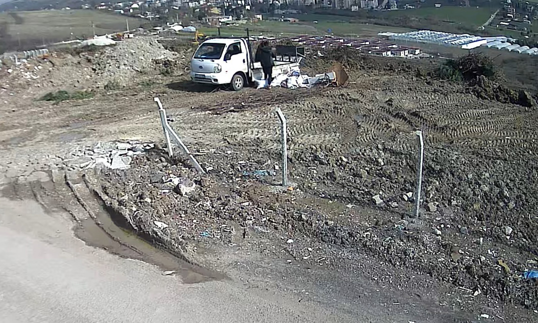 YALOVA BELEDİYESİ’NDEN KAÇAK MOLOZ DÖKÜMLERİNE GEÇİT YOK