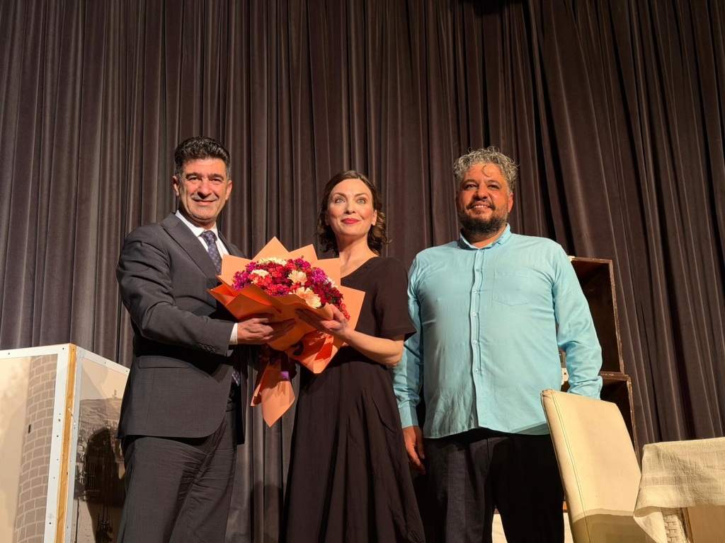 YALOVA BELEDİYESİ’NİN DÜNYA TİYATRO ETKİNLİKLERİ BAŞLADI