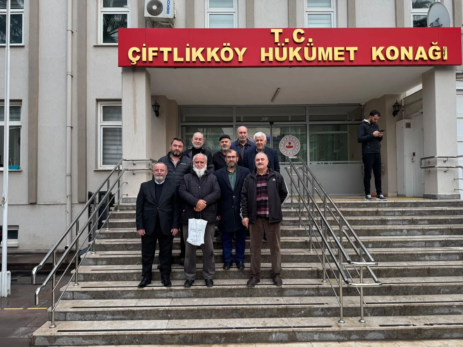 Teravih Namazlarında Bir İlk: 60 Yaş Ortalamalı İlahi Grubu Camilerde Gönülleri Mest Etti